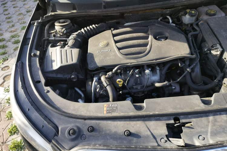 Used Buick LaCrosse 2014 2.0T SIDI Smart Luxury Flagship Edition Engine Bay Right