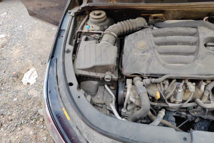 Used Buick LaCrosse 2014 2.0T SIDI Elite Tech Version Engine Bay Right