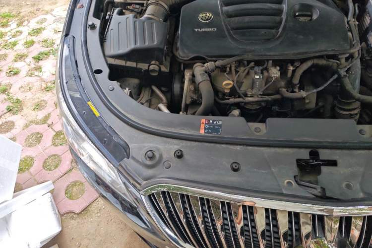 Used Buick LaCrosse 2014 2.0T SIDI Elite Tech Version Engine Bay Right