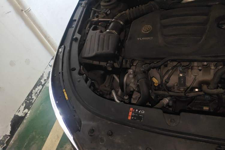 Used Buick LaCrosse 2014 2.0T SIDI Smart Luxury Flagship Edition Engine Bay Right