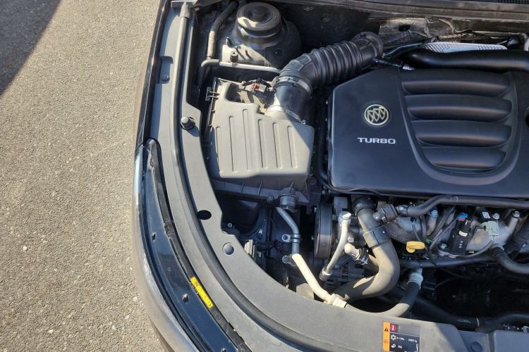 Used Buick LaCrosse 2014 2.0T SIDI Elite Tech Version Engine Bay Right
