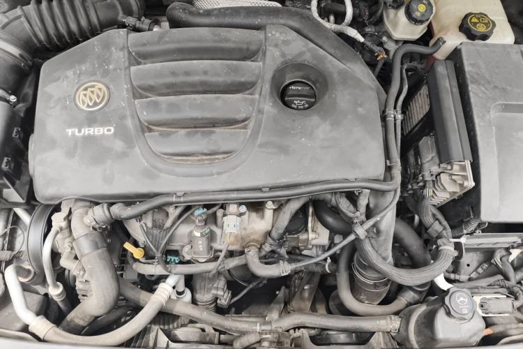 Used Buick LaCrosse 2014 2.0T SIDI Elite Tech Version Engine Bay