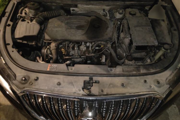Used Buick LaCrosse 2014 2.0T SIDI Elite Tech Version Engine Bay