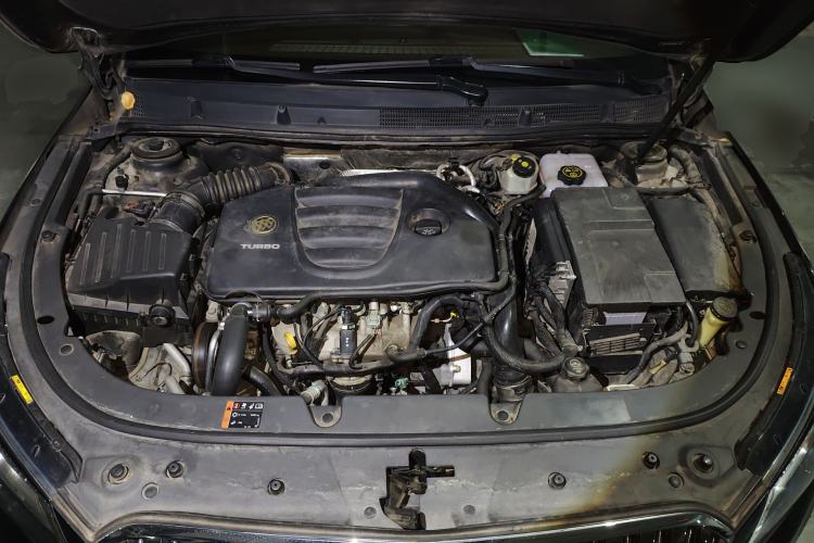 Used Buick LaCrosse 2014 2.0T SIDI Elite Tech Version Engine Bay