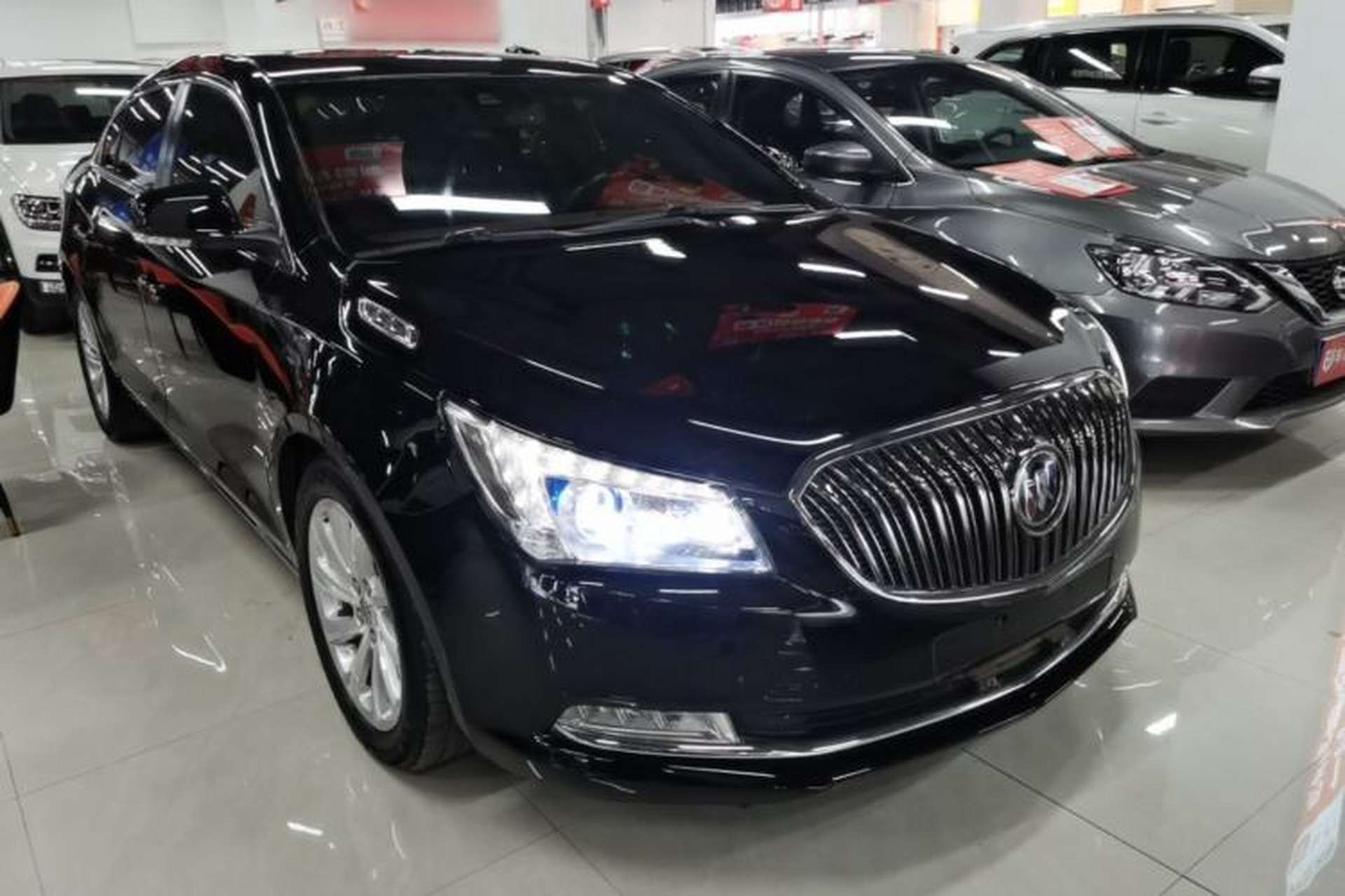 Used Buick LaCrosse 2014 2.0T SIDI Smart Luxury Flagship Edition Front Right 45 Deg