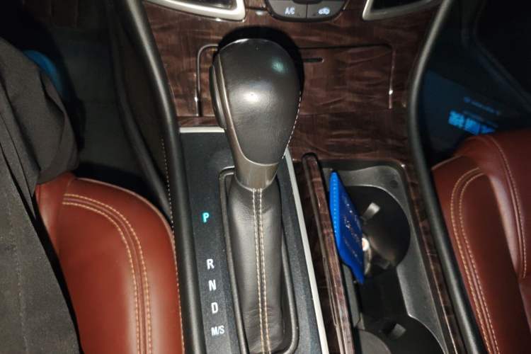 Used Buick LaCrosse 2014 2.0T SIDI Elite Tech Version Gear Lever