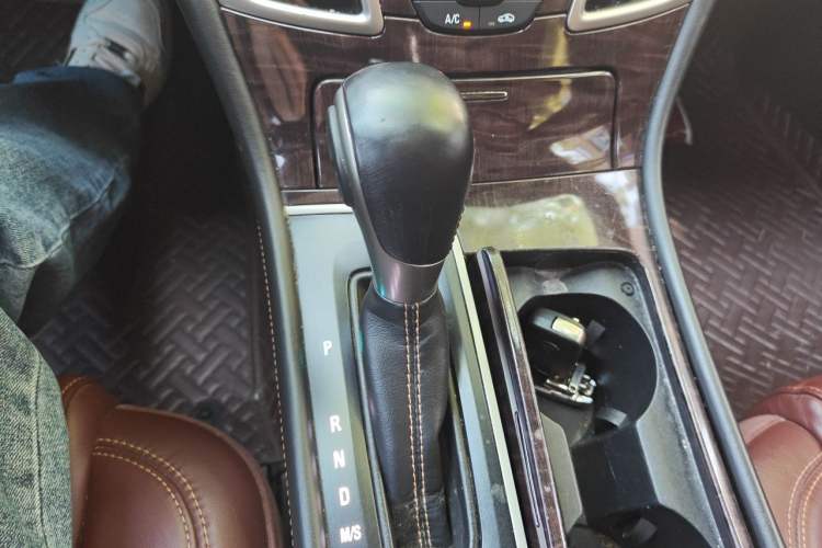 Used Buick LaCrosse 2014 2.0T SIDI Elite Tech Version Gear Lever