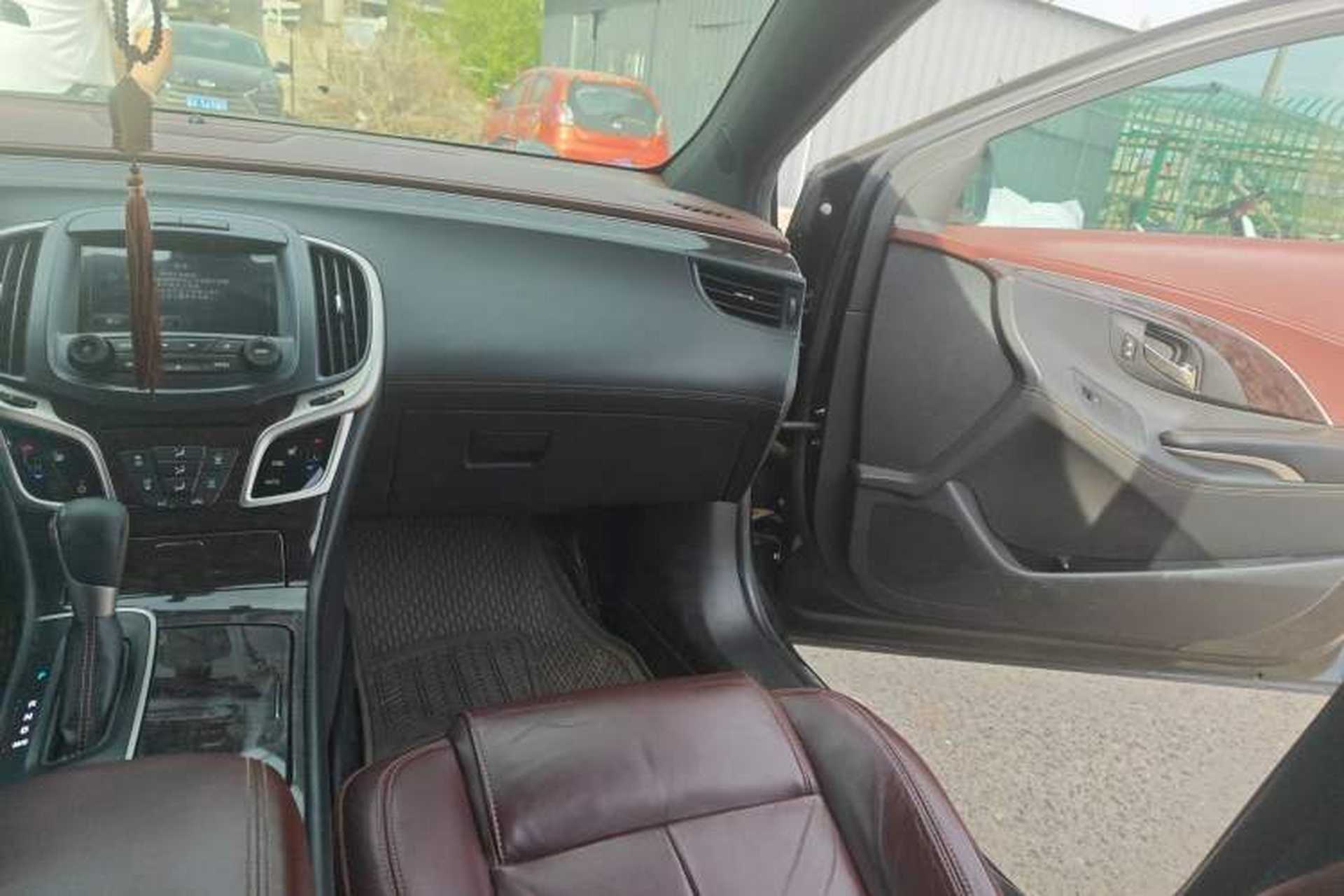 Used Buick LaCrosse 2014 2.0T SIDI Elite Tech Version Interior 2