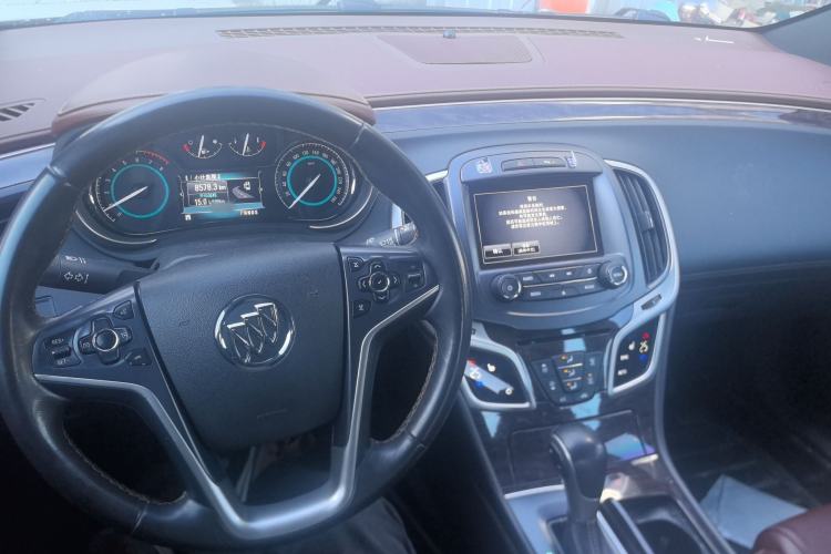 Used Buick LaCrosse 2014 2.0T SIDI Elite Tech Version Interior 3