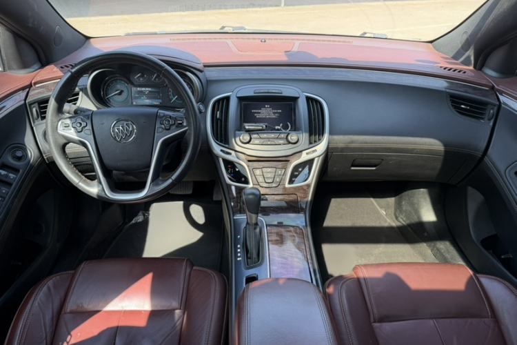 Used Buick LaCrosse 2014 2.0T SIDI Elite Tech Version Interior 3