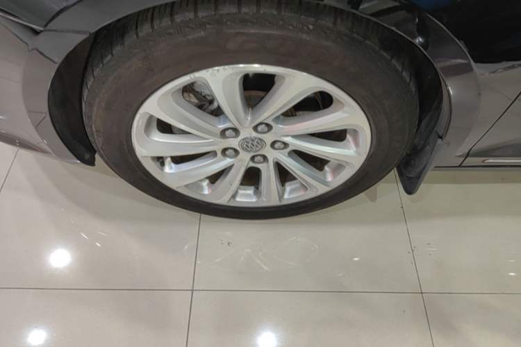 Used Buick LaCrosse 2014 2.0T SIDI Elite Tech Version Left Front Wheel Hub