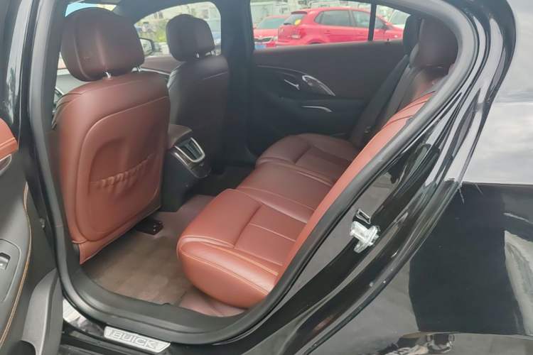 Used Buick LaCrosse 2014 2.0T SIDI Elite Tech Version Left Rear Seat