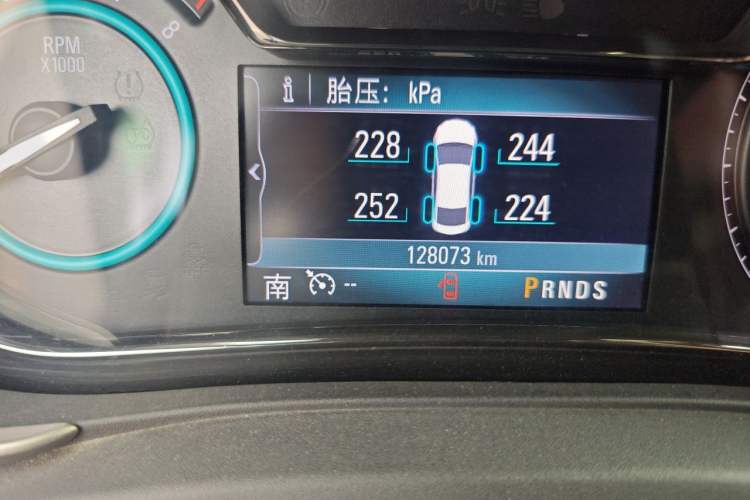 Used Buick LaCrosse 2014 2.0T SIDI Elite Tech Version Odometer Close Up