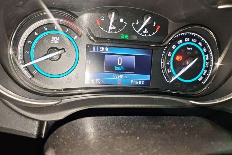 Used Buick LaCrosse 2014 2.0T SIDI Elite Tech Version Odometer Close Up