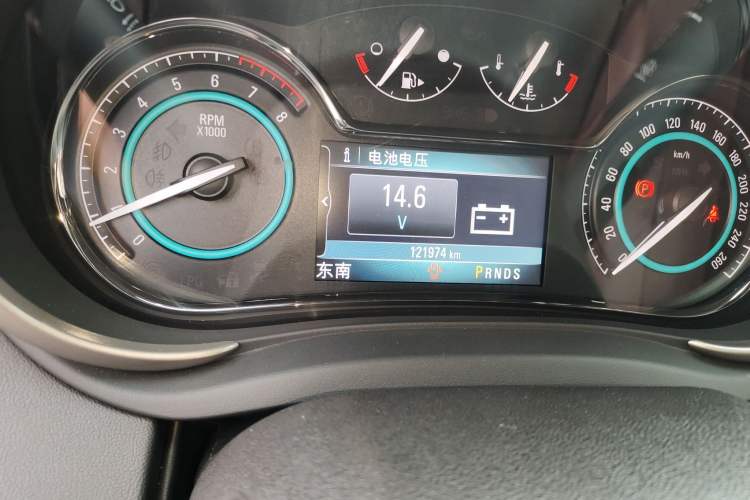 Used Buick LaCrosse 2014 2.0T SIDI Elite Tech Version Odometer Close Up