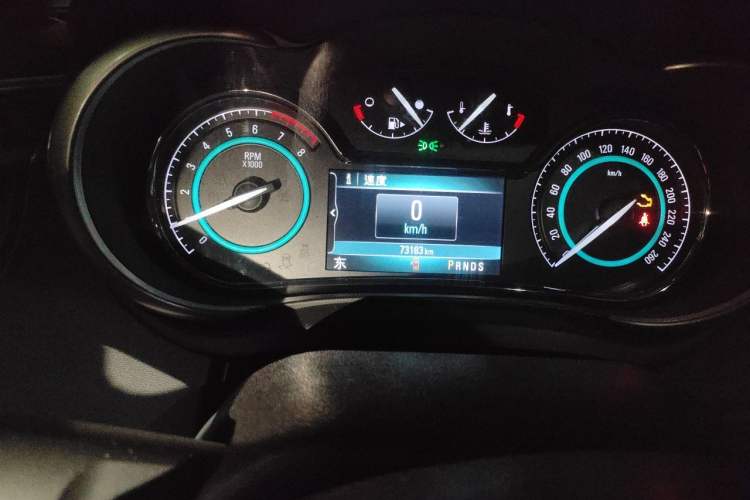 Used Buick LaCrosse 2014 2.0T SIDI Elite Tech Version Odometer Close Up