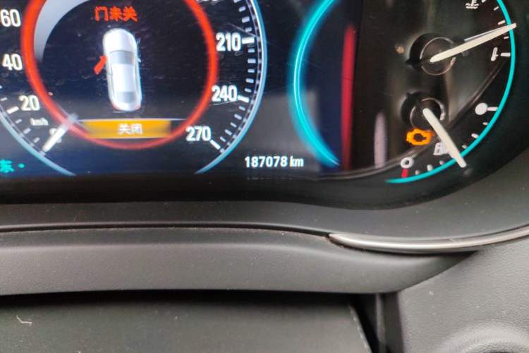 Used Buick LaCrosse 2014 2.0T SIDI Smart Luxury Flagship Edition Odometer Close Up