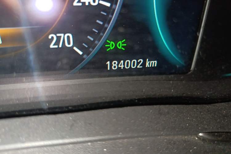Used Buick LaCrosse 2014 2.0T SIDI Smart Luxury Flagship Edition Odometer Close Up