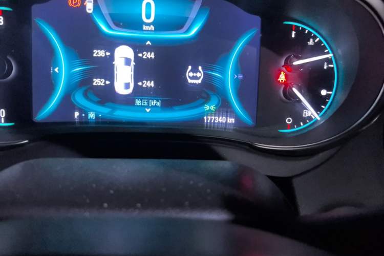 Used Buick LaCrosse 2014 2.0T SIDI Smart Luxury Flagship Edition Odometer Close Up