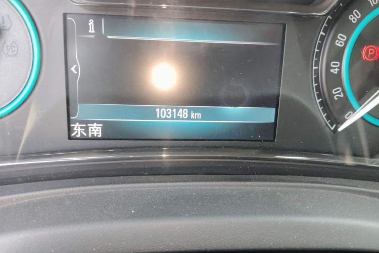 Used Buick LaCrosse 2014 2.0T SIDI Elite Tech Version Odometer Close Up