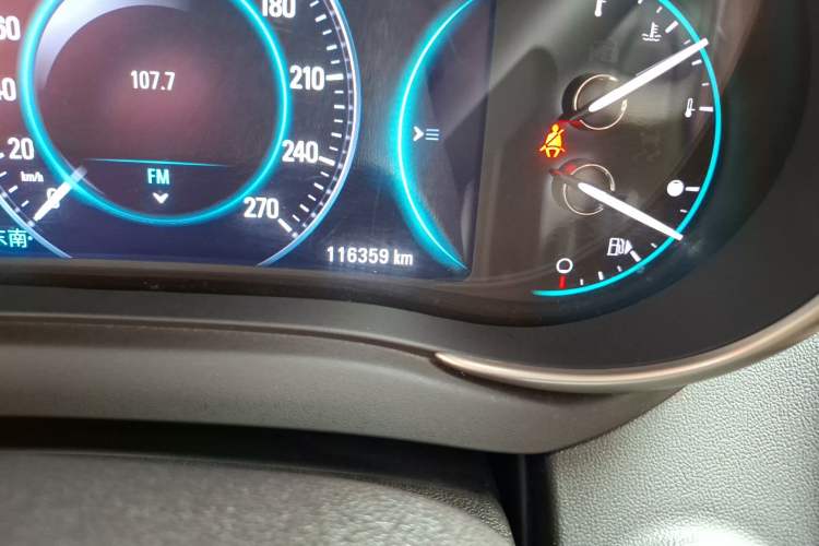 Used Buick LaCrosse 2014 2.0T SIDI Smart Luxury Flagship Edition Odometer Close Up