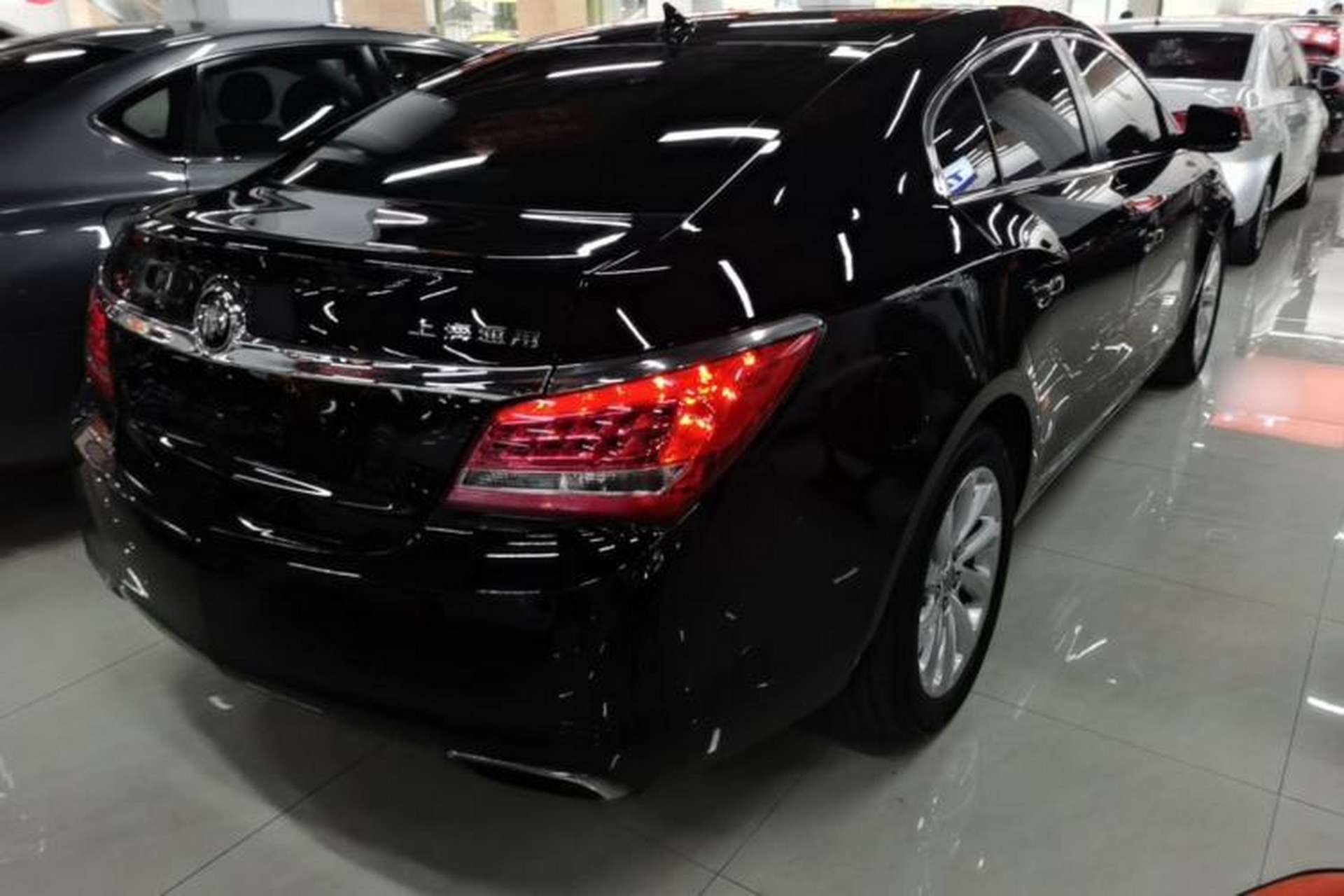 Used Buick LaCrosse 2014 2.0T SIDI Smart Luxury Flagship Edition Rear Right 45 Deg