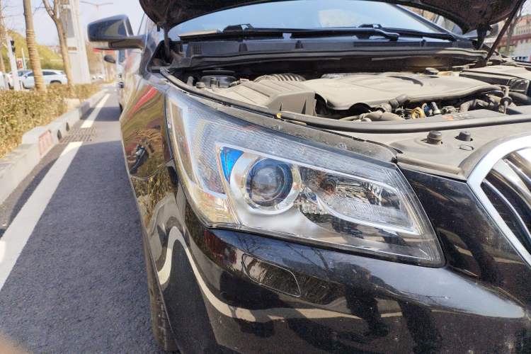 Used Buick LaCrosse 2014 2.0T SIDI Elite Tech Version Right Front Headlight