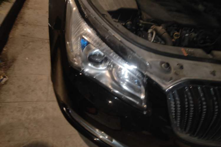 Used Buick LaCrosse 2014 2.0T SIDI Elite Tech Version Right Front Headlight