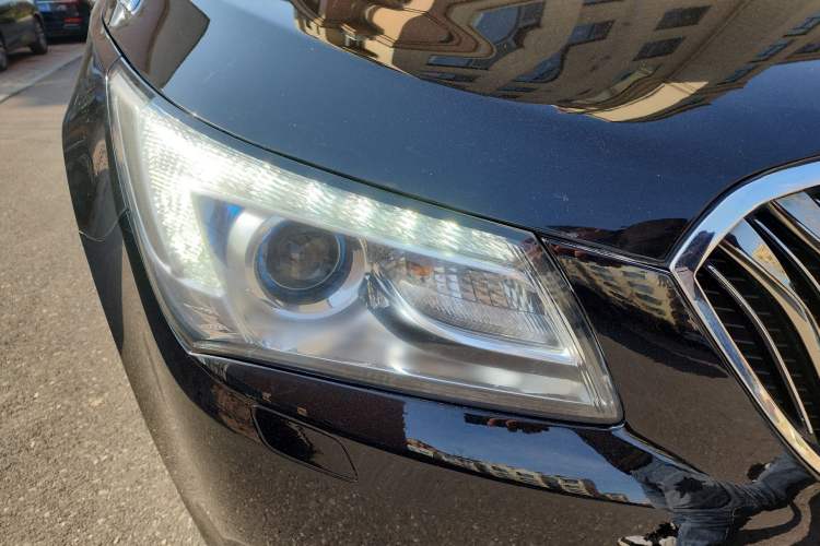 Used Buick LaCrosse 2014 2.0T SIDI Elite Tech Version Right Front Headlight