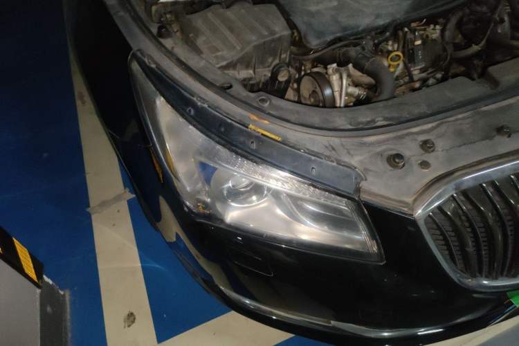 Used Buick LaCrosse 2014 2.0T SIDI Elite Tech Version Right Front Headlight