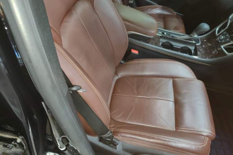 Used Buick LaCrosse 2014 2.0T SIDI Elite Tech Version Right Front Seat