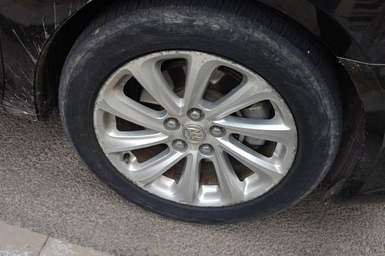 Used Buick LaCrosse 2014 2.0T SIDI Elite Tech Version Right Front Wheel Hub