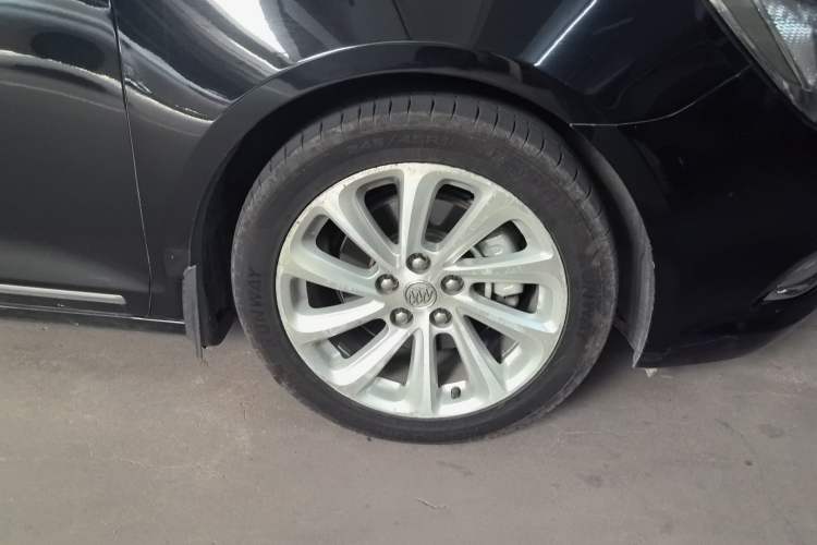 Used Buick LaCrosse 2014 2.0T SIDI Smart Luxury Flagship Edition Right Front Wheel Hub