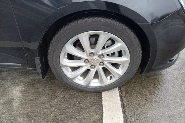 Used Buick LaCrosse 2014 2.0T SIDI Smart Luxury Flagship Edition Right Front Wheel Hub