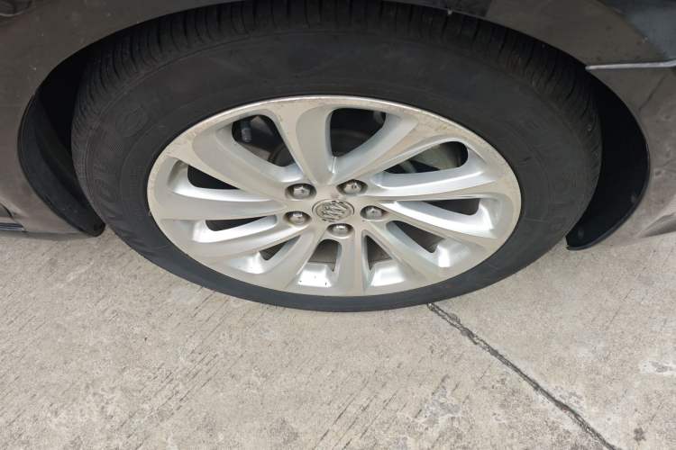 Used Buick LaCrosse 2014 2.0T SIDI Smart Luxury Flagship Edition Right Front Wheel Hub