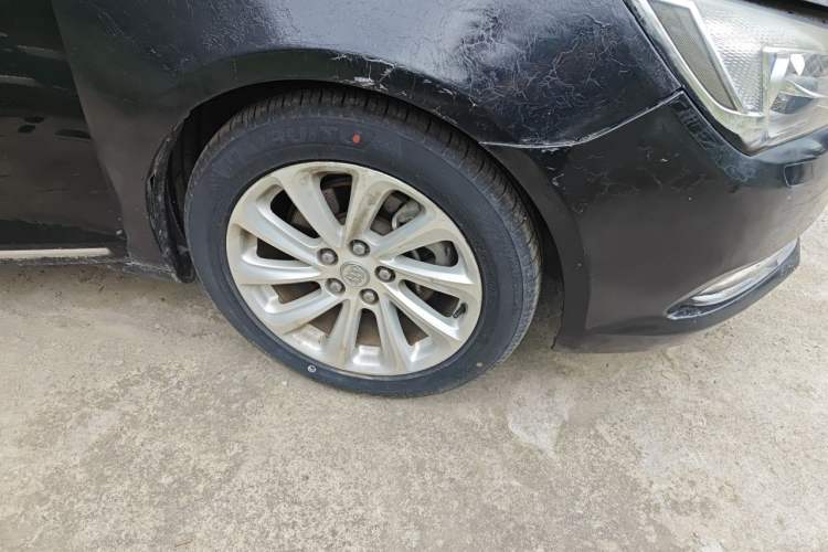 Used Buick LaCrosse 2014 2.0T SIDI Elite Tech Version Right Front Wheel Hub