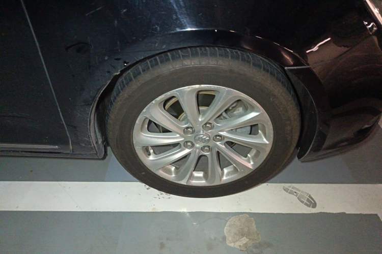 Used Buick LaCrosse 2014 2.0T SIDI Smart Luxury Flagship Edition Right Front Wheel Hub