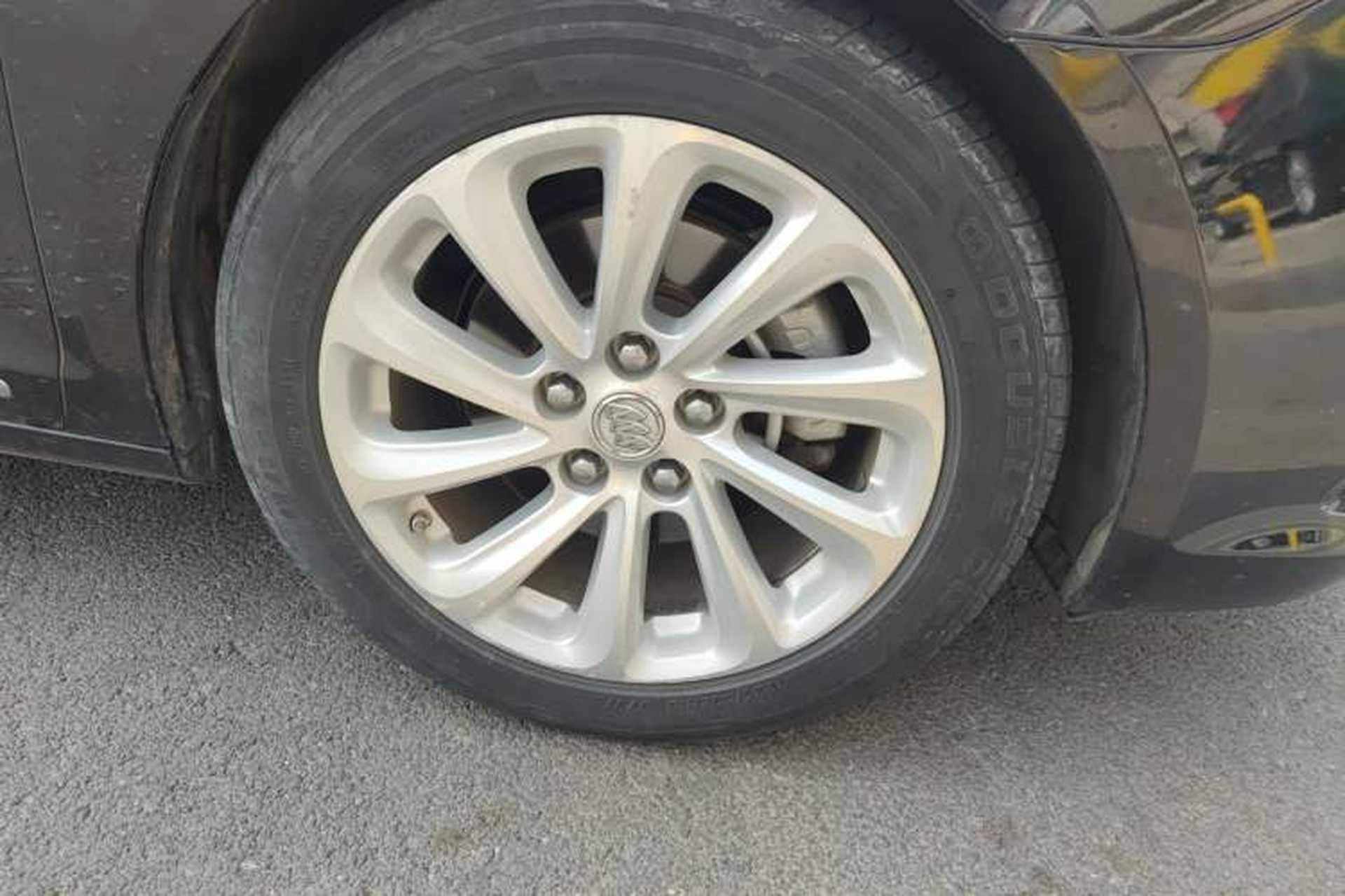 Used Buick LaCrosse 2014 2.0T SIDI Smart Luxury Flagship Edition Right Front Wheel Hub