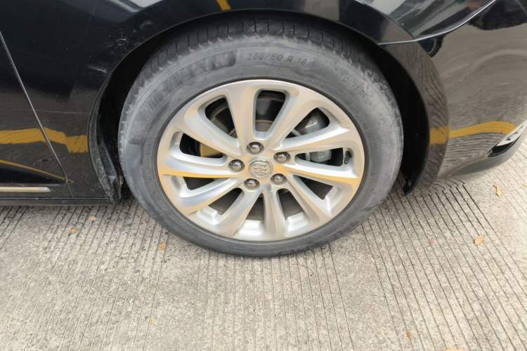 Used Buick LaCrosse 2014 2.0T SIDI Smart Luxury Flagship Edition Right Front Wheel Hub