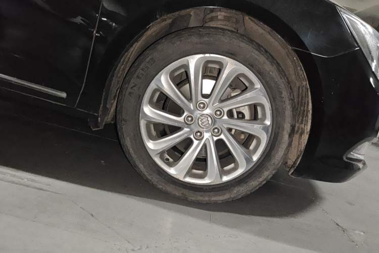 Used Buick LaCrosse 2014 2.0T SIDI Smart Luxury Flagship Edition Right Front Wheel Hub