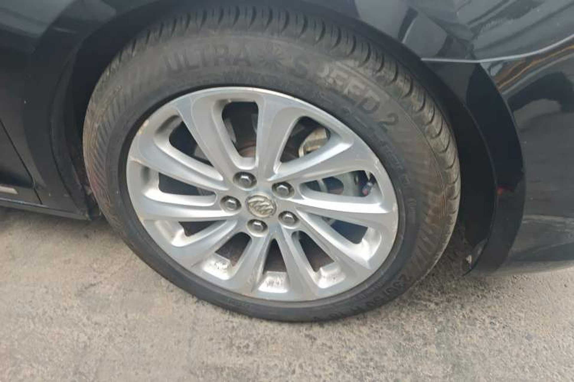 Used Buick LaCrosse 2014 2.0T SIDI Elite Tech Version Right Front Wheel Hub