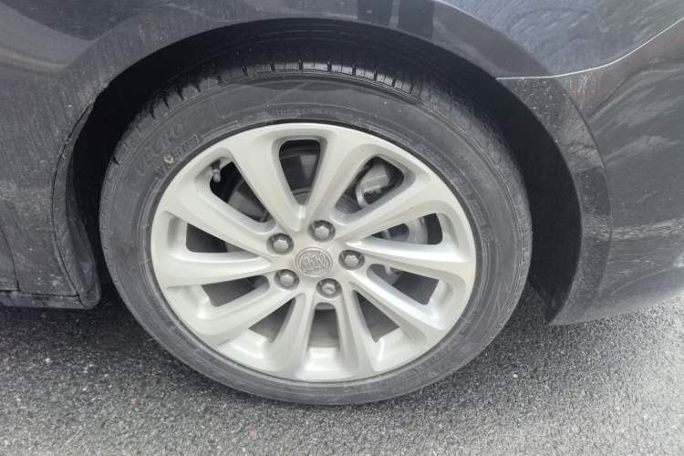 Used Buick LaCrosse 2014 2.0T SIDI Smart Luxury Flagship Edition Right Front Wheel Hub