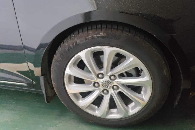 Used Buick LaCrosse 2014 2.0T SIDI Smart Luxury Flagship Edition Right Front Wheel Hub