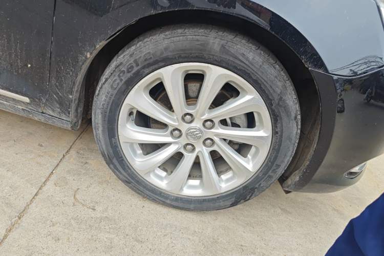 Used Buick LaCrosse 2014 2.0T SIDI Smart Luxury Flagship Edition Right Front Wheel Hub