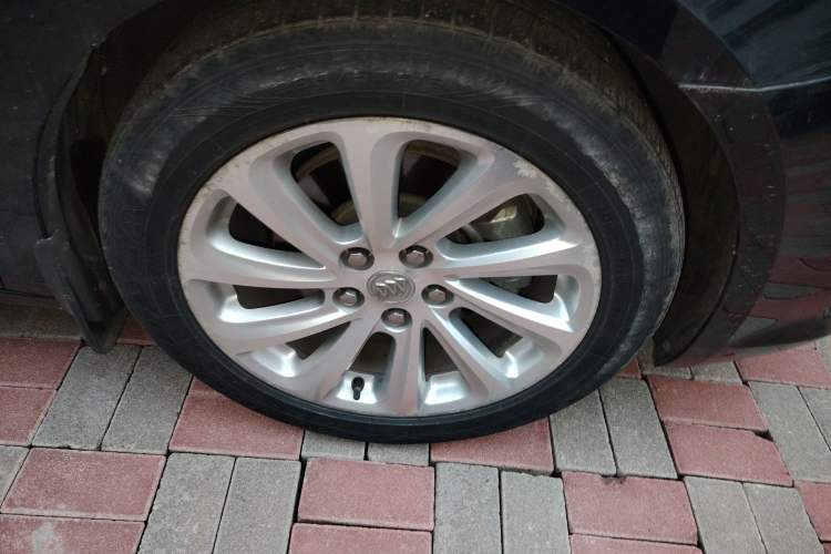 Used Buick LaCrosse 2014 2.0T SIDI Smart Luxury Flagship Edition Right Front Wheel Hub
