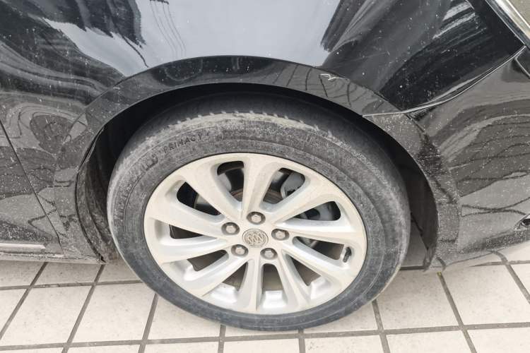 Used Buick LaCrosse 2014 2.0T SIDI Elite Tech Version Right Front Wheel Hub