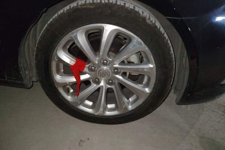 Used Buick LaCrosse 2014 2.0T SIDI Smart Luxury Flagship Edition Right Front Wheel Hub