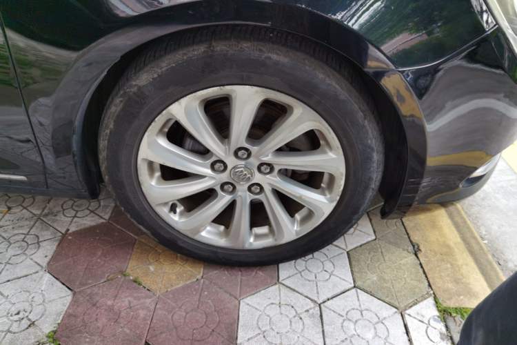 Used Buick LaCrosse 2014 2.0T SIDI Smart Luxury Flagship Edition Right Front Wheel Hub