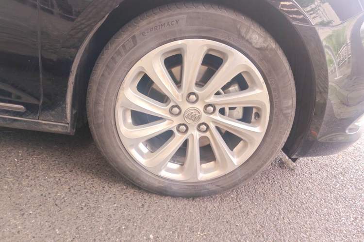 Used Buick LaCrosse 2014 2.0T SIDI Smart Luxury Flagship Edition Right Front Wheel Hub