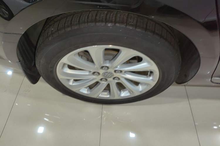 Used Buick LaCrosse 2014 2.0T SIDI Elite Tech Version Right Rear Wheel Hub